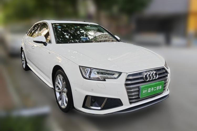 Used Audi A4L 2019 40 TFSI Fashion Edition China VI Emission Standard Front Right 45 Deg
