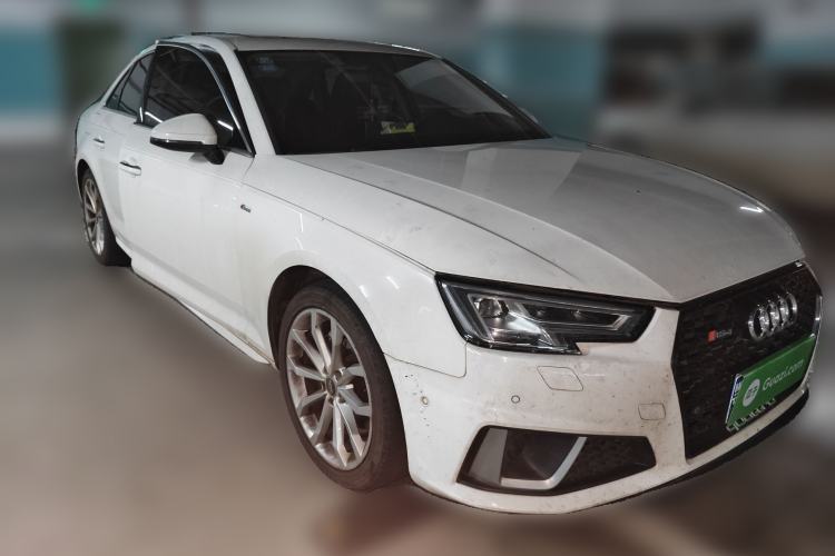 Used Audi A4L 2019 40 TFSI Fashion Edition China VI Emission Standard Front Right 45 Deg
