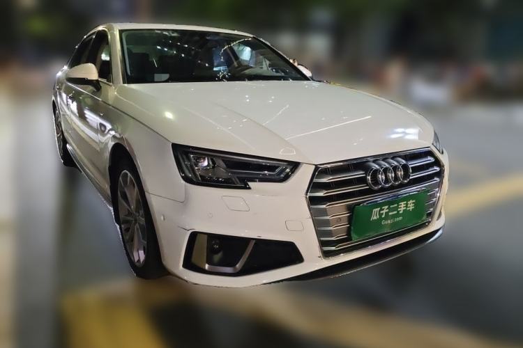 Used Audi A4L 2019 40 TFSI Fashion Edition China VI Emission Standard Front Right 45 Deg