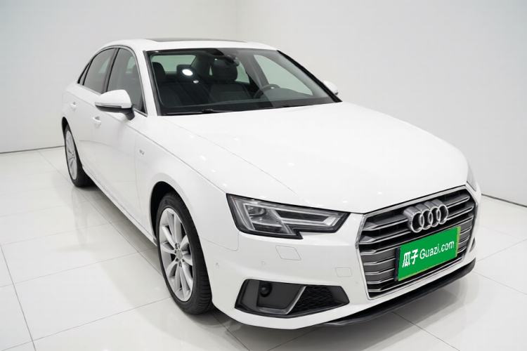 Used Audi A4L 2019 40 TFSI Fashion Edition China VI Emission Standard Front Right 45 Deg
