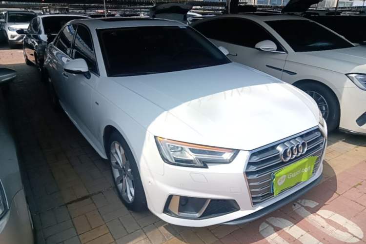 Used Audi A4L 2019 40 TFSI Fashion Edition China VI Emission Standard Front Right 45 Deg