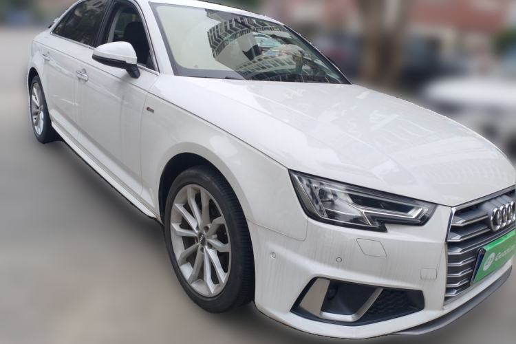 Used Audi A4L 2019 40 TFSI Fashion Edition China VI Emission Standard Front Right 45 Deg
