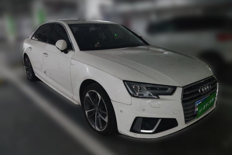 Used Audi A4L 2019 40 TFSI Fashion Edition China VI Emission Standard Front Right 45 Deg