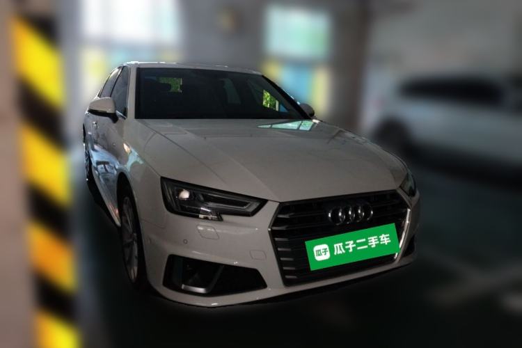 Used Audi A4L 2019 40 TFSI Fashion Edition China VI Emission Standard Front Right 45 Deg