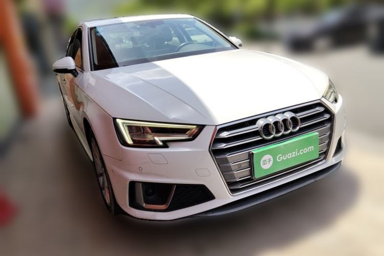 Used Audi A4L 2019 40 TFSI Fashion Edition China VI Emission Standard Front Right 45 Deg