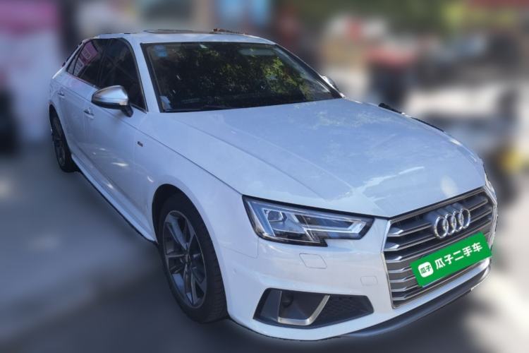Used Audi A4L 2019 40 TFSI Fashion Edition China VI Emission Standard Front Right 45 Deg