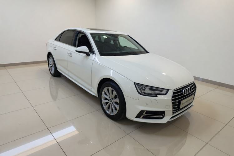Used Audi A4L 2019 40 TFSI Ambition China VI Front Right 45 Deg
