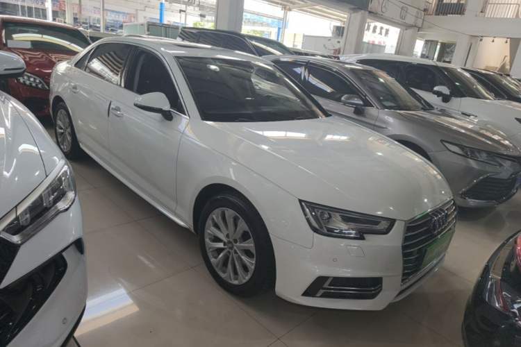 Used Audi A4L 2019 40 TFSI Ambition China VI Front Right 45 Deg