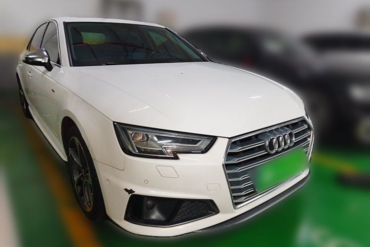 Used Audi A4L 2019 40 TFSI Fashion Edition China VI Emission Standard Front Right 45 Deg
