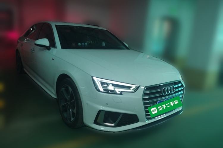 Used Audi A4L 2019 40 TFSI Fashion Edition China VI Emission Standard Front Right 45 Deg