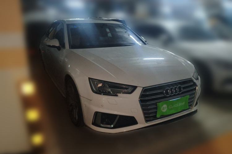 Used Audi A4L 2019 40 TFSI Fashion Edition China VI Emission Standard Front Right 45 Deg