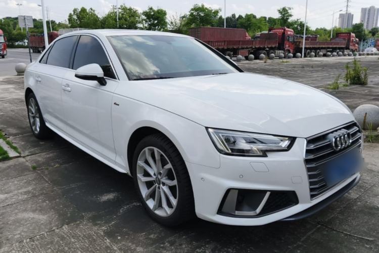 Used Audi A4L 2019 40 TFSI Fashion Edition China VI Emission Standard Front Right 45 Deg