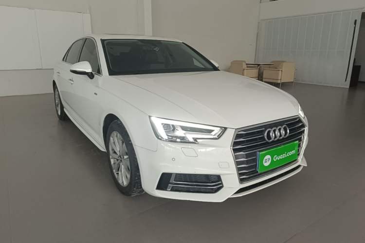 Used Audi A4L 2019 40 TFSI Ambition China VI Front Right 45 Deg