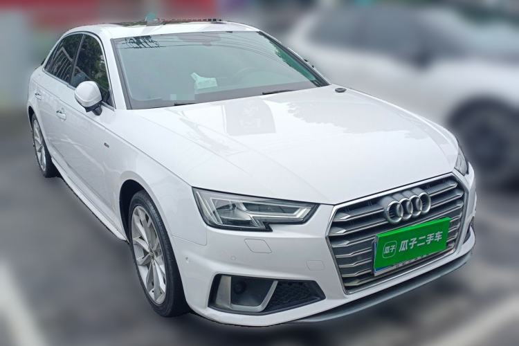 Used Audi A4L 2019 40 TFSI Fashion Edition China VI Emission Standard Front Right 45 Deg
