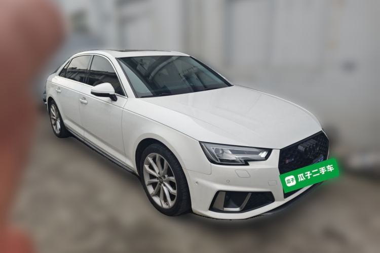 Used Audi A4L 2019 40 TFSI Fashion Edition China VI Emission Standard Front Right 45 Deg