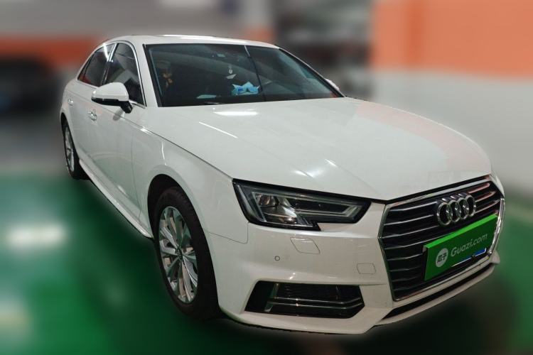 Used Audi A4L 2019 40 TFSI Ambition China VI Front Right 45 Deg