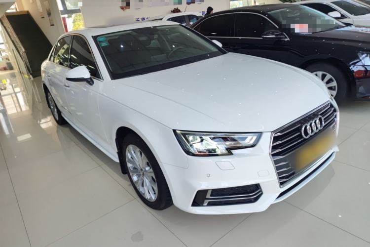 Used Audi A4L 2019 40 TFSI Ambition China VI Front Right 45 Deg