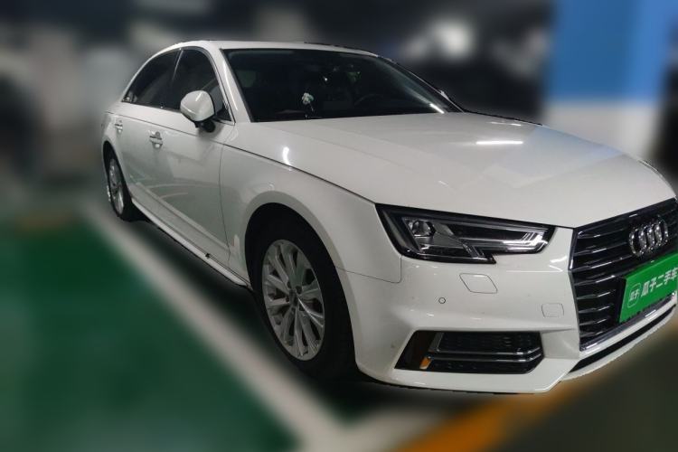 Used Audi A4L 2019 40 TFSI Ambition China VI Front Right 45 Deg