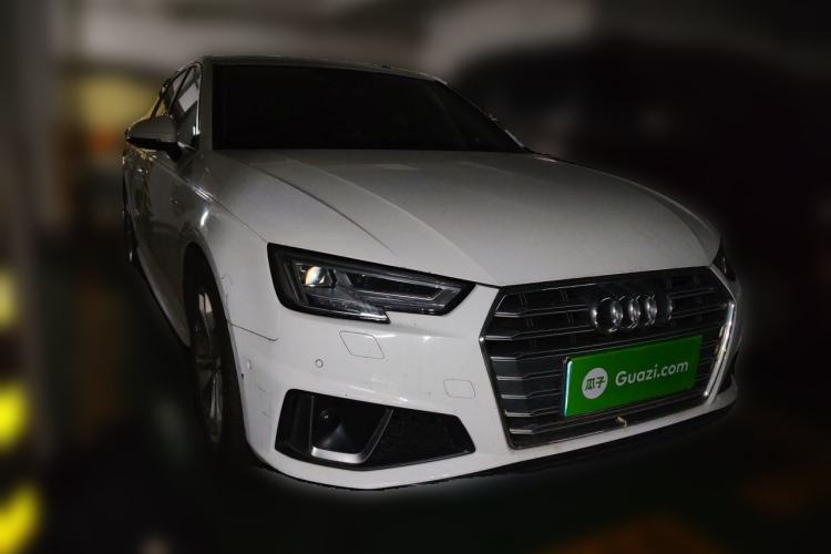 Used Audi A4L 2019 40 TFSI Fashion Edition China VI Emission Standard Front Right 45 Deg