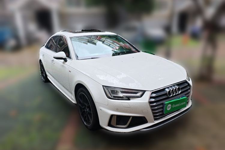 Used Audi A4L 2019 40 TFSI Fashion Edition China VI Emission Standard Front Right 45 Deg