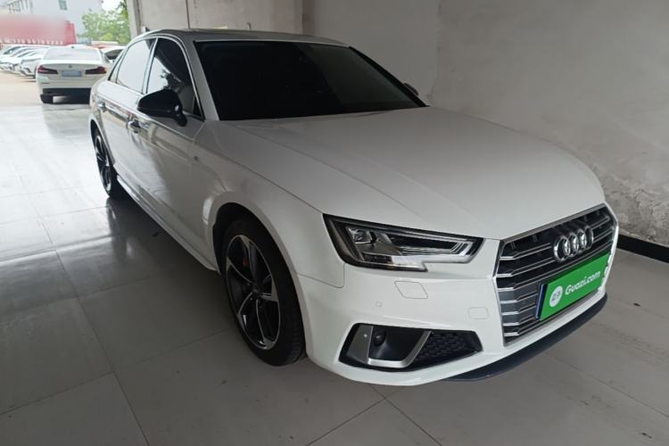 Used Audi A4L 2019 40 TFSI Ambition China VI Front Right 45 Deg