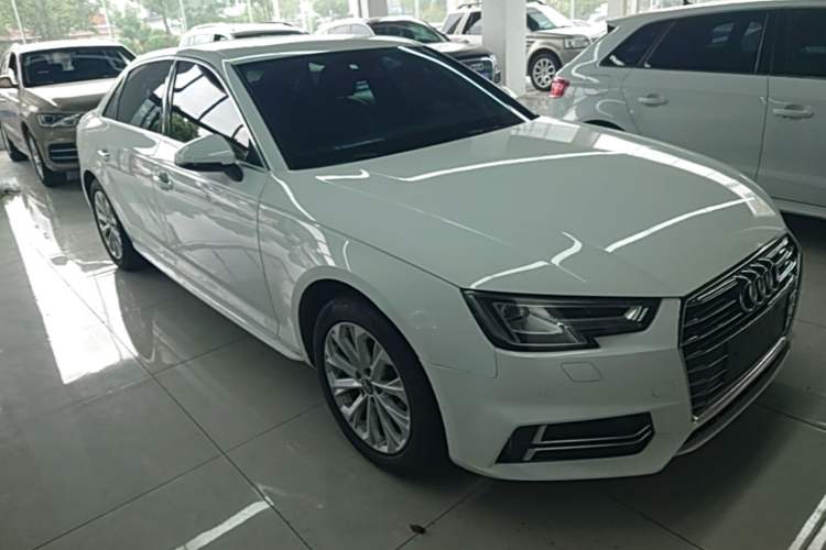Used Audi A4L 2019 40 TFSI Ambition China VI Front Right 45 Deg