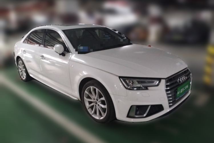 Used Audi A4L 2019 40 TFSI Fashion Edition China VI Emission Standard Front Right 45 Deg