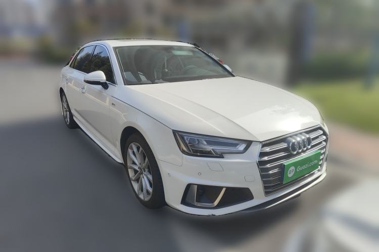 Used Audi A4L 2019 40 TFSI Fashion Edition China VI Emission Standard Front Right 45 Deg