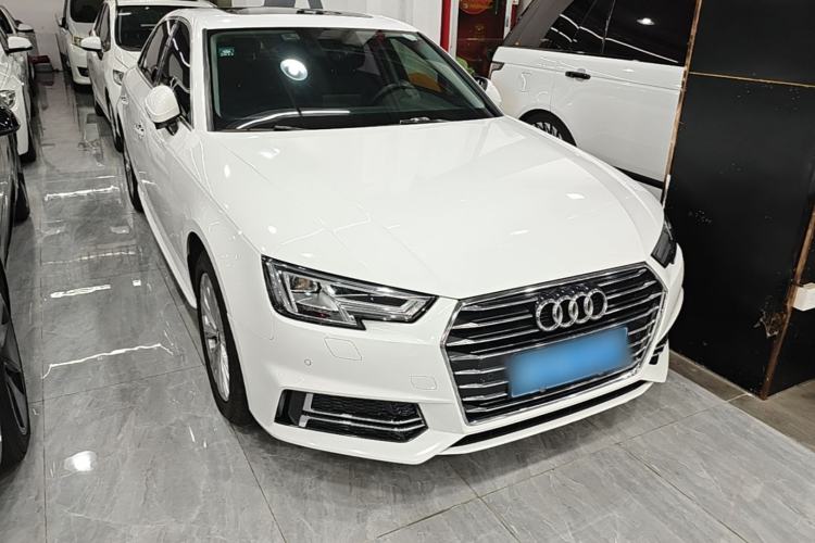 Used Audi A4L 2019 40 TFSI Ambition China VI Front Right 45 Deg