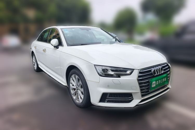 Used Audi A4L 2019 40 TFSI Ambition China VI Front Right 45 Deg