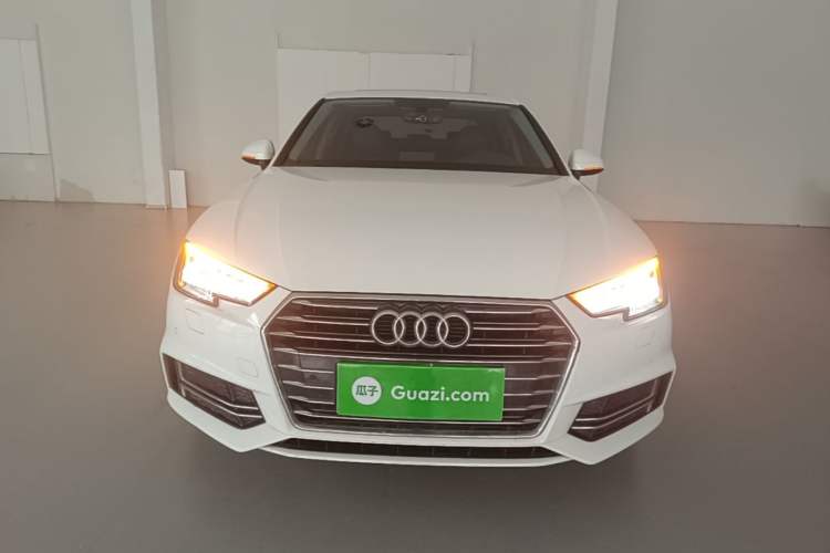 Used Audi A4L 2019 40 TFSI Ambition China VI Front