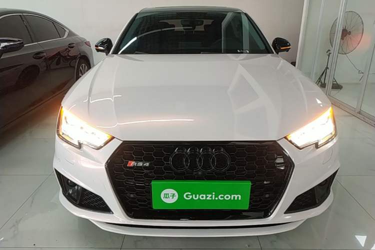 Used Audi A4L 2019 40 TFSI Fashion Edition China VI Emission Standard Front