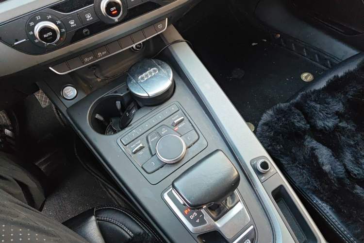 Used Audi A4L 2019 35 TFSI Ambition China V Gear Lever