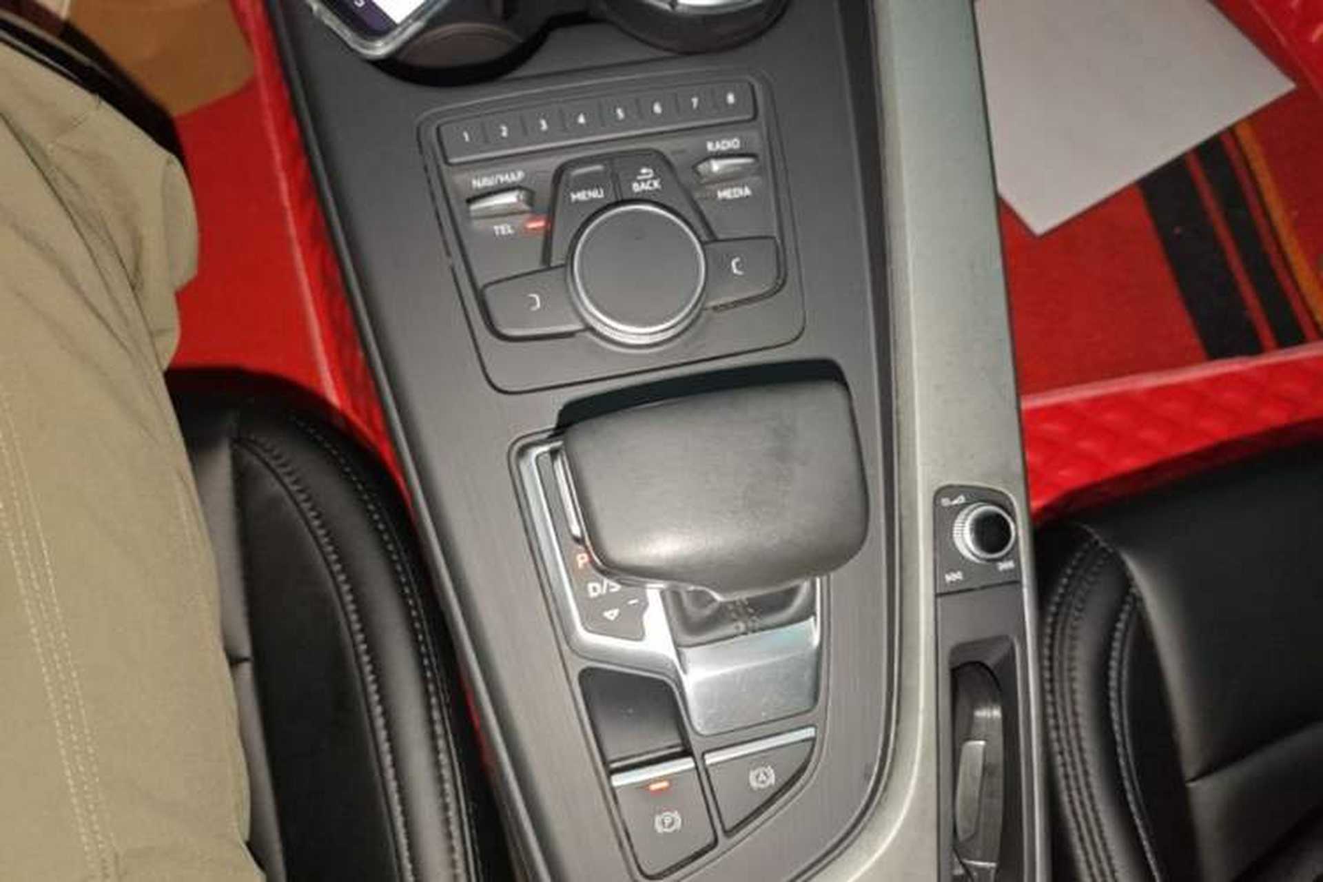 Used Audi A4L 2019 40 TFSI Ambition China VI Gear Lever
