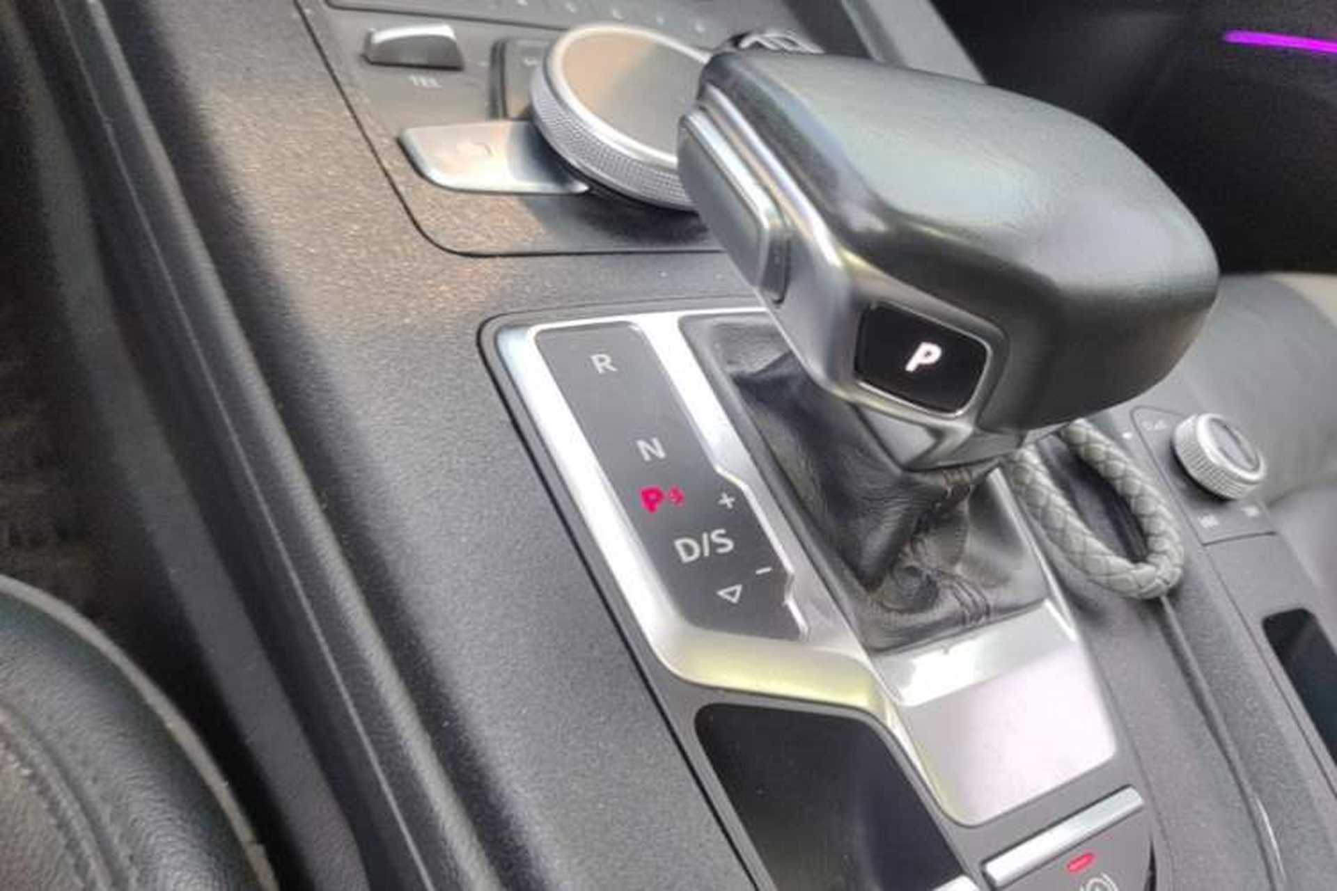 Used Audi A4L 2019 40 TFSI Fashion Version China V Gear Lever