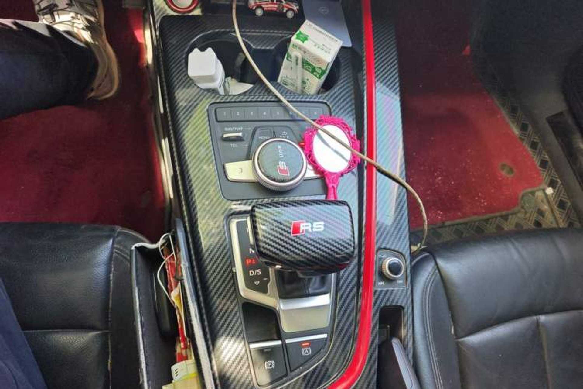Used Audi A4L 2019 40 TFSI Fashion Edition China VI Emission Standard Gear Lever