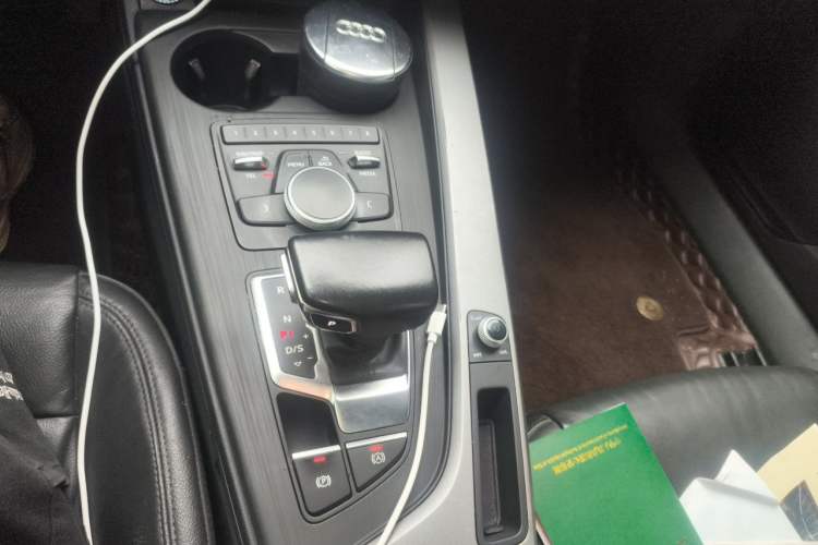 Used Audi A4L 2019 40 TFSI Ambition Version China V Gear Lever