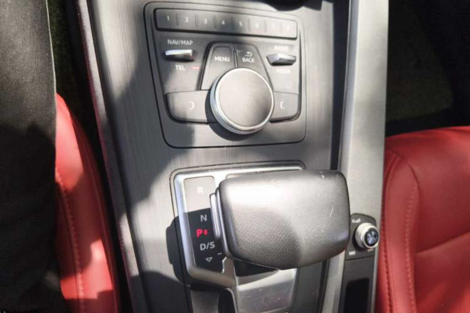 Used Audi A4L 2019 40 TFSI Ambition China VI Gear Lever