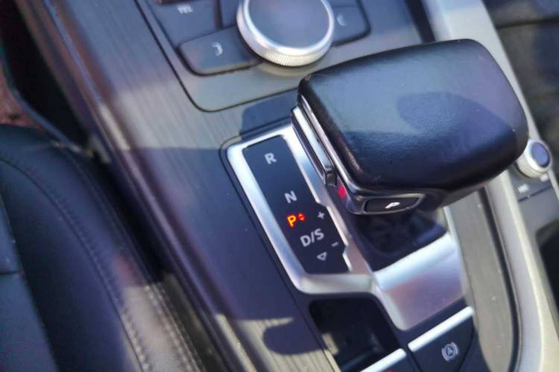 Used Audi A4L 2019 40 TFSI Ambition China VI Gear Lever