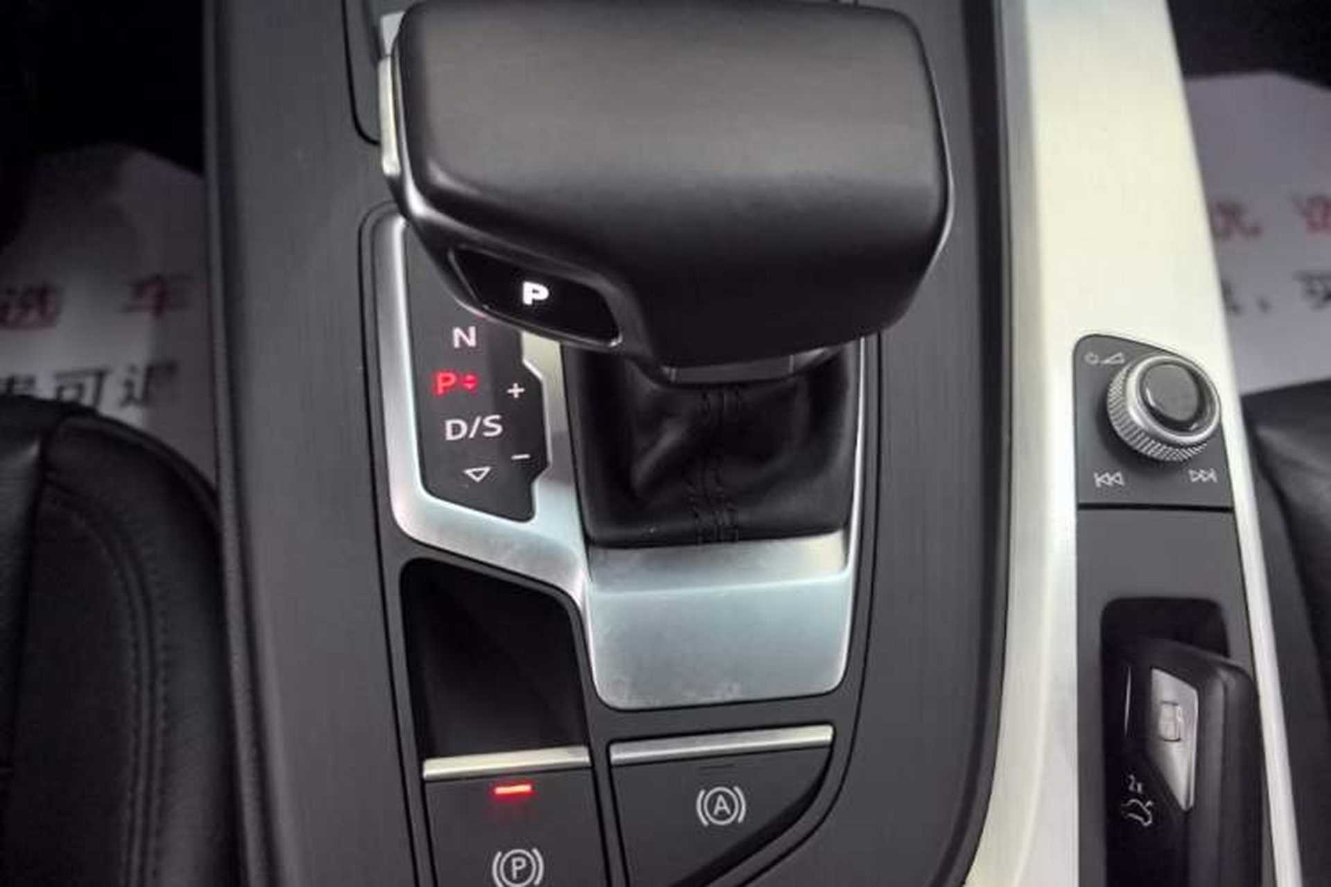 Used Audi A4L 2019 40 TFSI Fashion Edition China VI Emission Standard Gear Lever