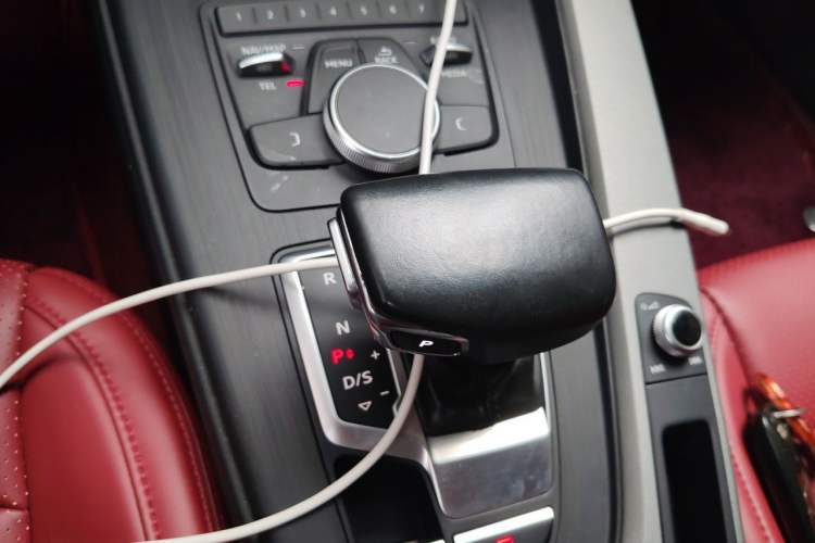 Used Audi A4L 2019 40 TFSI Ambition Version China V Gear Lever