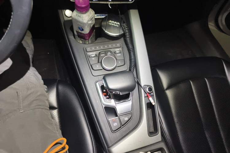 Used Audi A4L 2019 40 TFSI Ambition Version China V Gear Lever