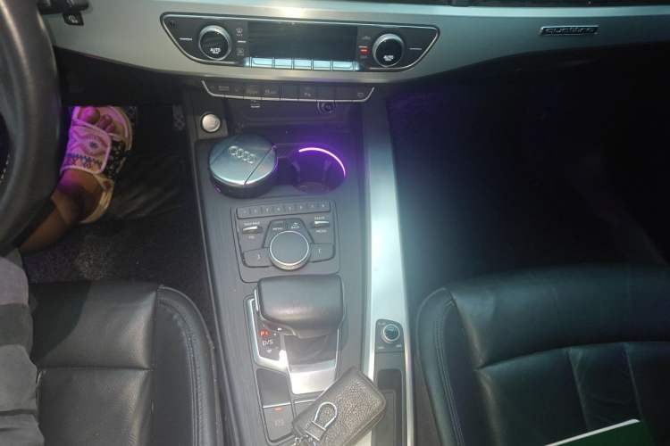 Used Audi A4L 2019 45 TFSI quattro Individual Sport Edition China V Gear Lever