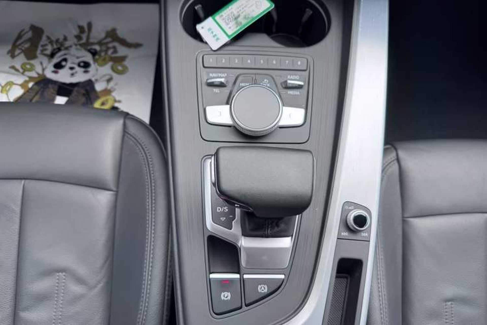 Used Audi A4L 2019 40 TFSI Fashion Version China V Gear Lever