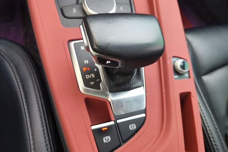 Used Audi A4L 2019 40 TFSI Ambition Version China V Gear Lever