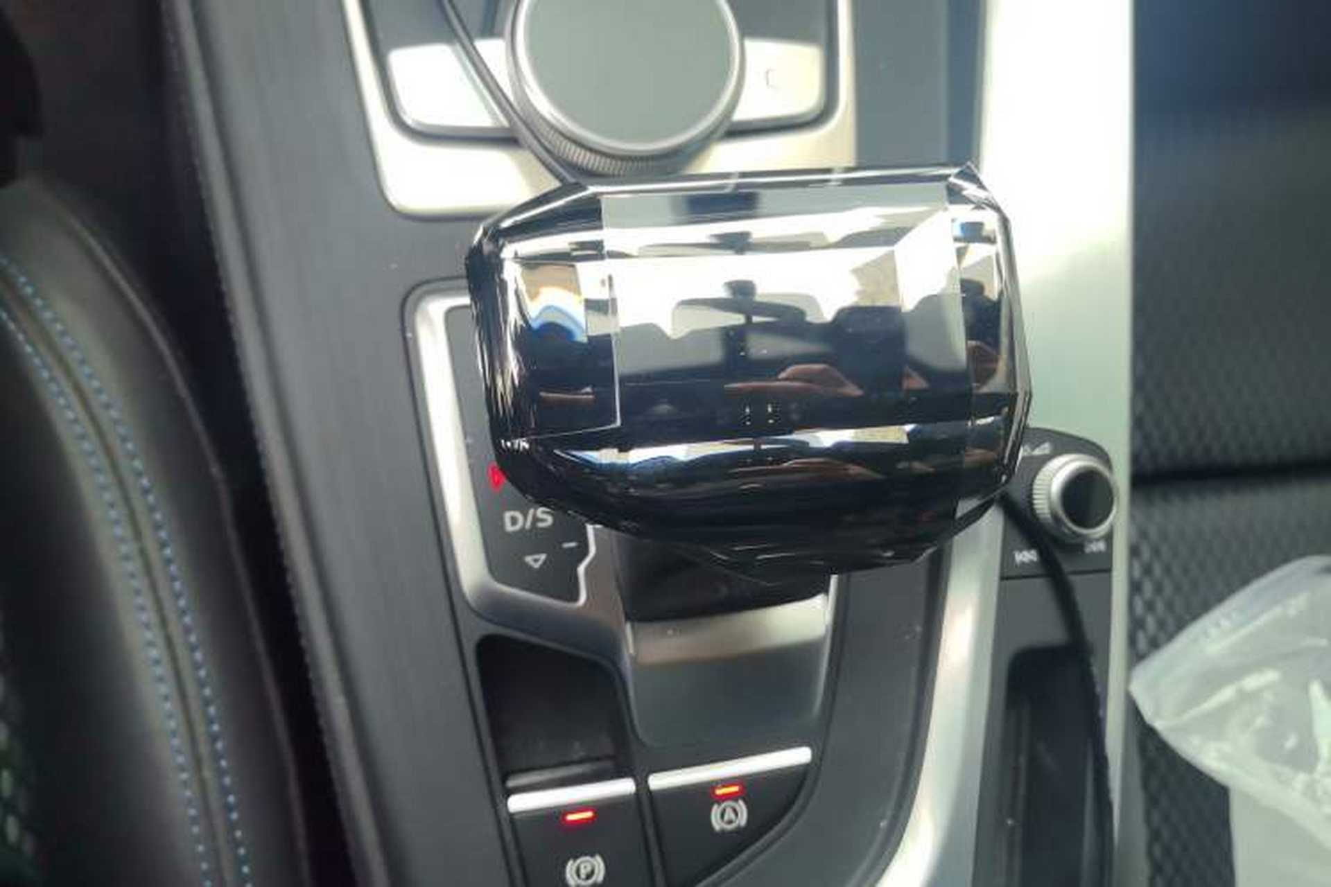 Used Audi A4L 2019 40 TFSI Sporty Version China V Gear Lever
