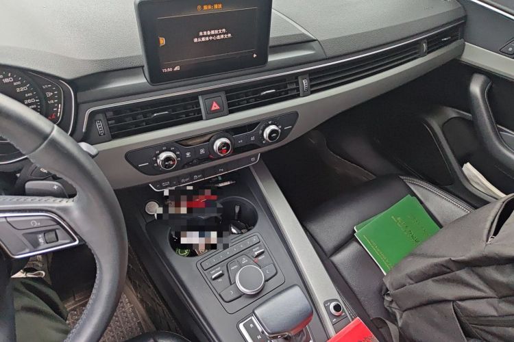 Used Audi A4L 2019 40 TFSI Ambition China VI Gear Lever