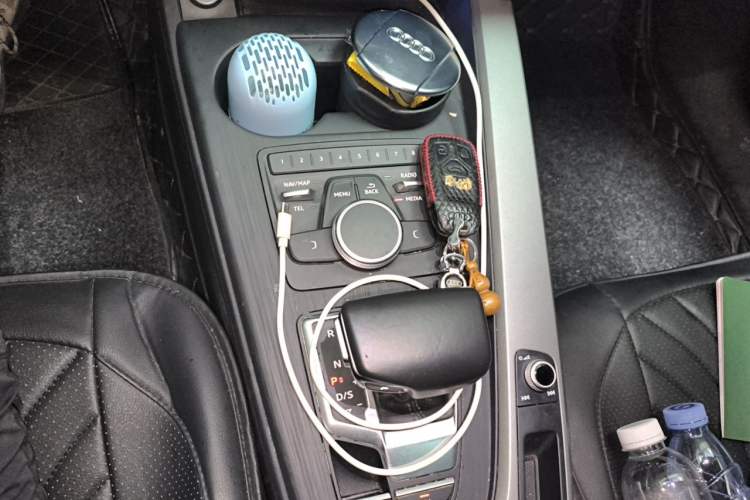 Used Audi A4L 2019 40 TFSI Ambition China VI Gear Lever