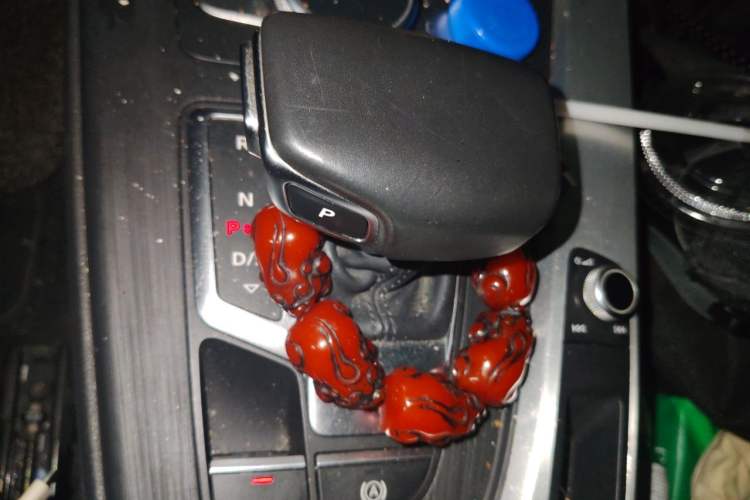 Used Audi A4L 2019 40 TFSI Fashion Edition China VI Emission Standard Gear Lever