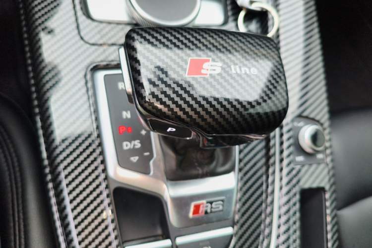 Used Audi A4L 2019 40 TFSI Fashion Version China V Gear Lever